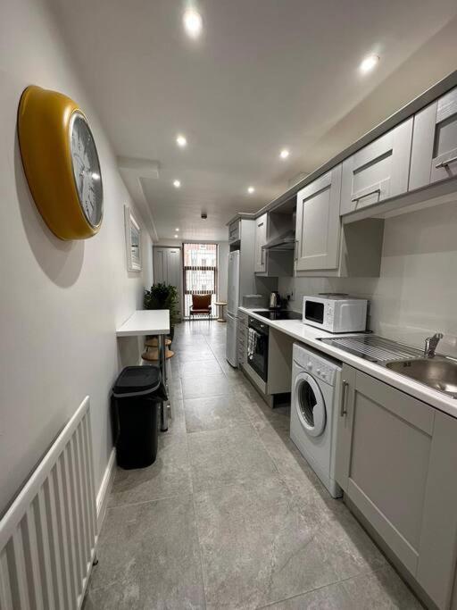 Boutique Style Apartment Belfast Extérieur photo